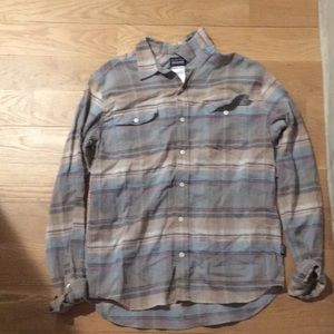 NWOT PATAGONIA BUTTON DOWN